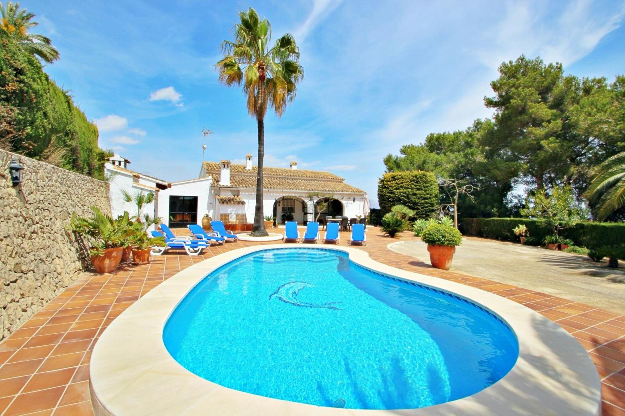 Coello - Charming, Spanish Style In Willa